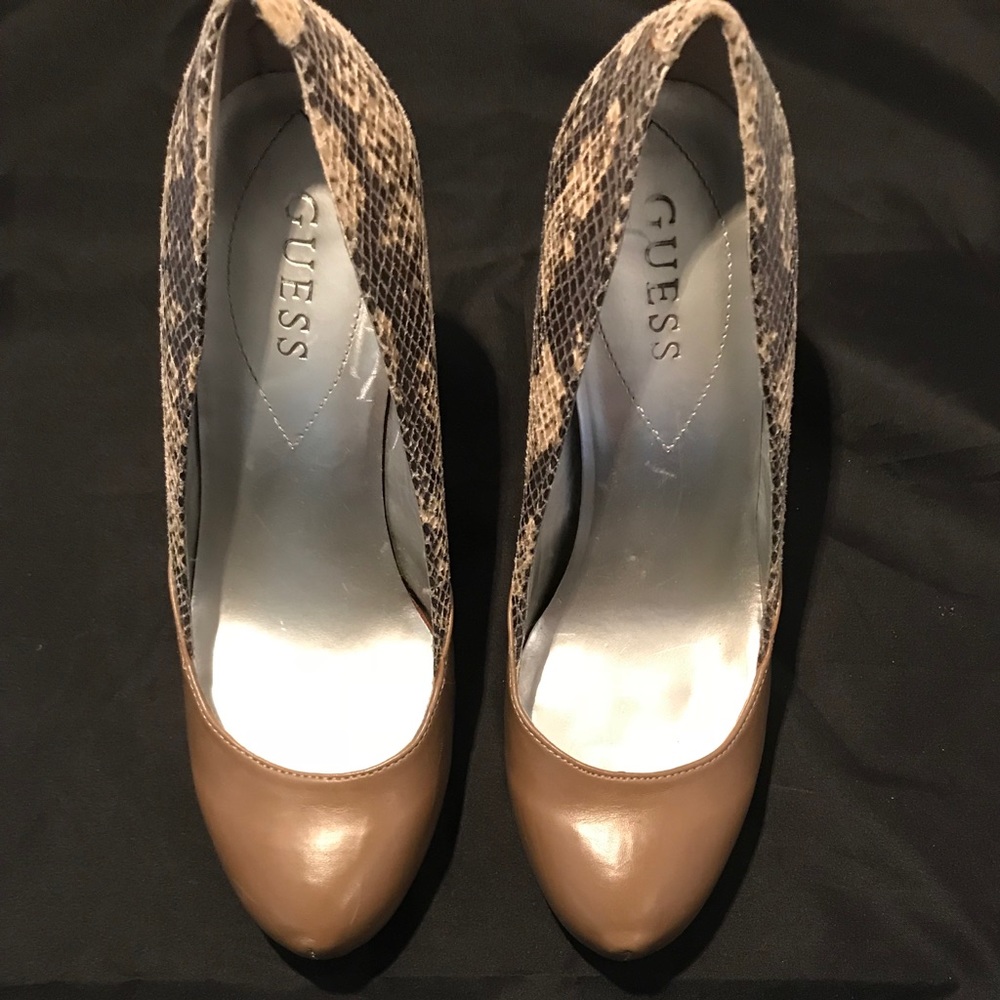Bold block heels gold accents GUESS size 8